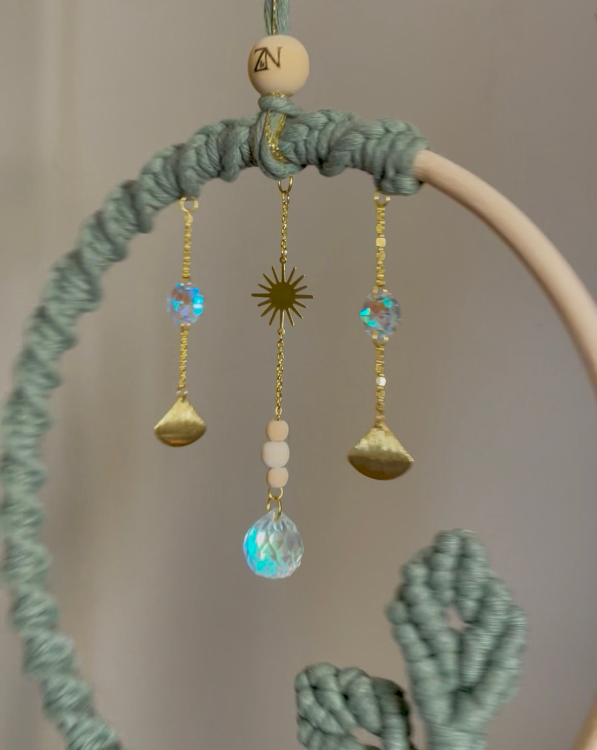 Détails suncatcher attrape-soleil xl en macramé artisanal