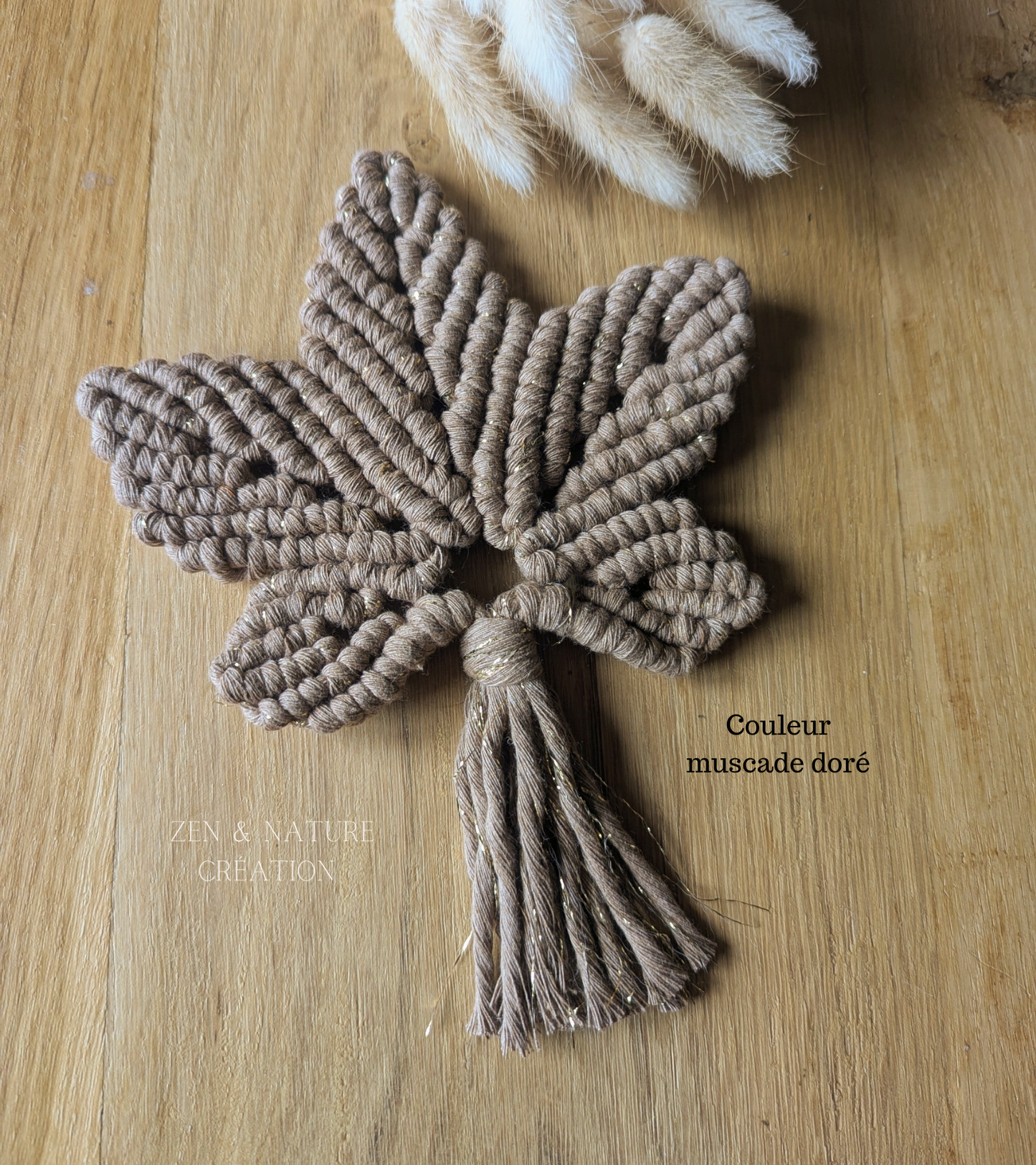 Feuille d’érable tissée en macramé artisanale