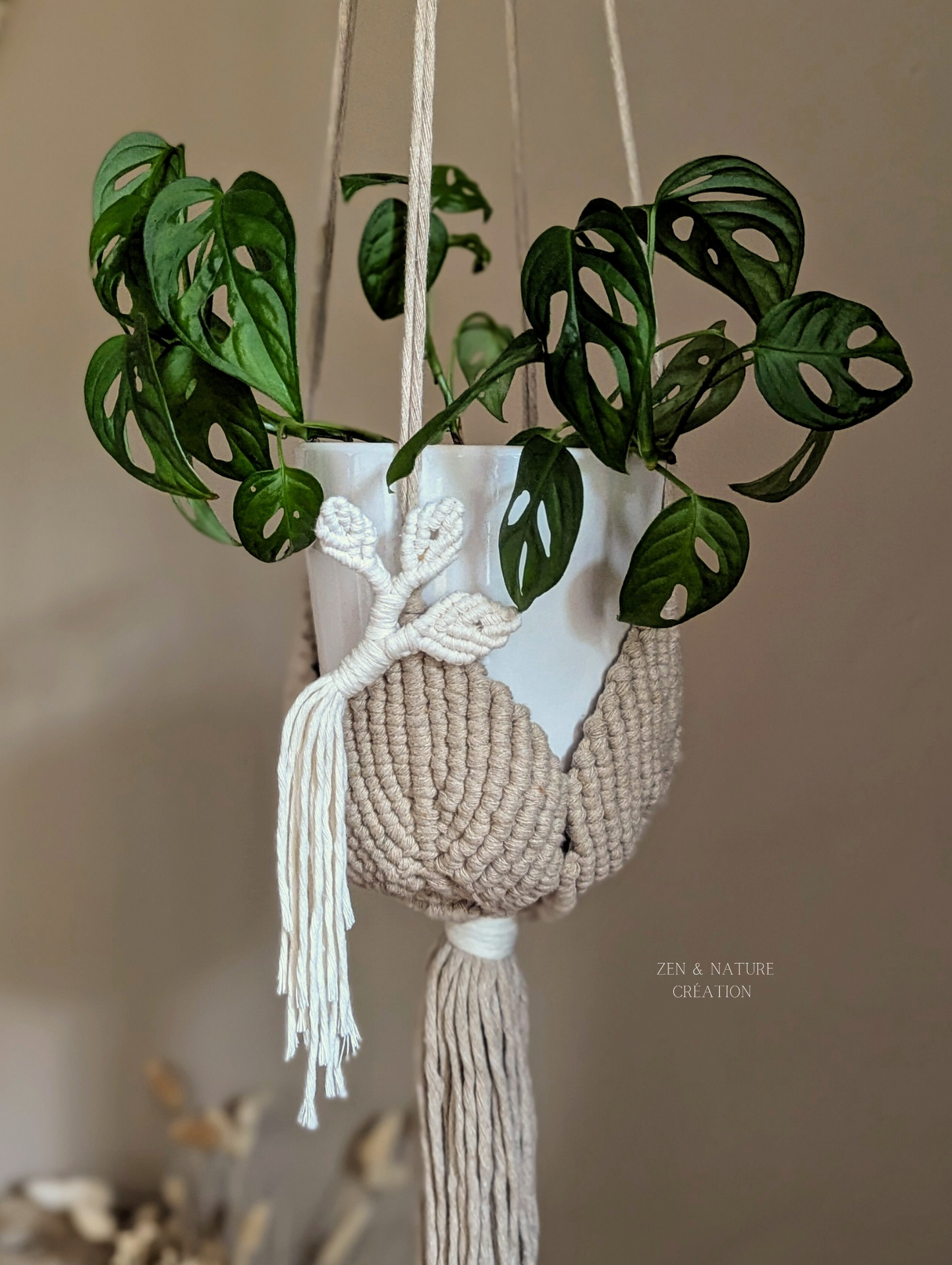 Broche artisanale tissée en macramé | Branche