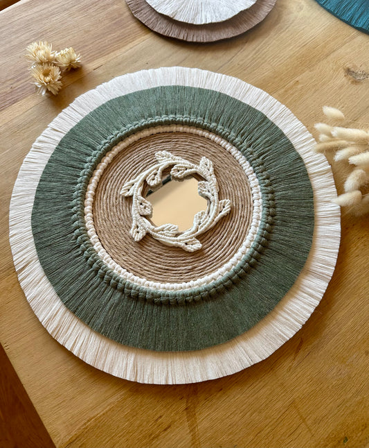 Décoration murale artisanale Tilia | macramé et jute | 40 cm