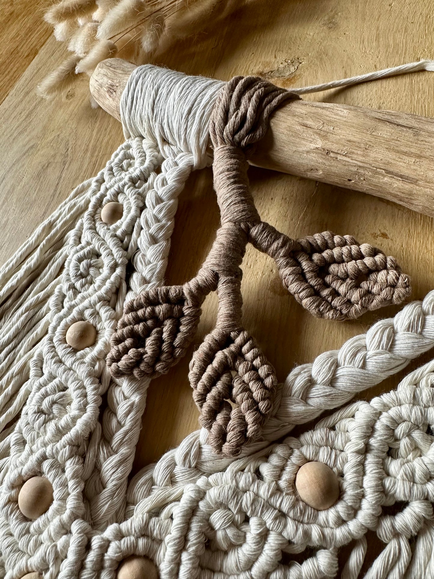 Tissage d'art artisanal Sahona | bois macramé
