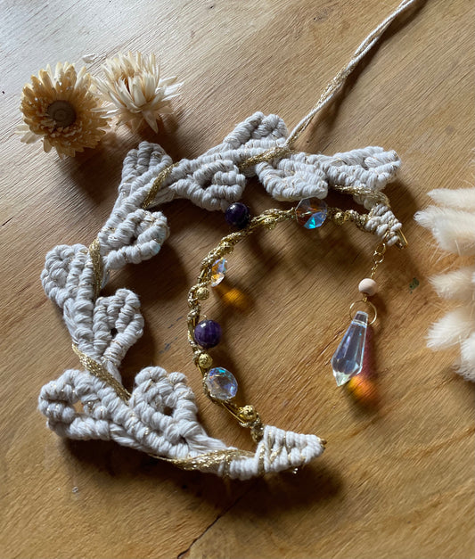 Attrape-soleil / suncatcher artisanal Lune enchantée en macramé et pierres naturelles