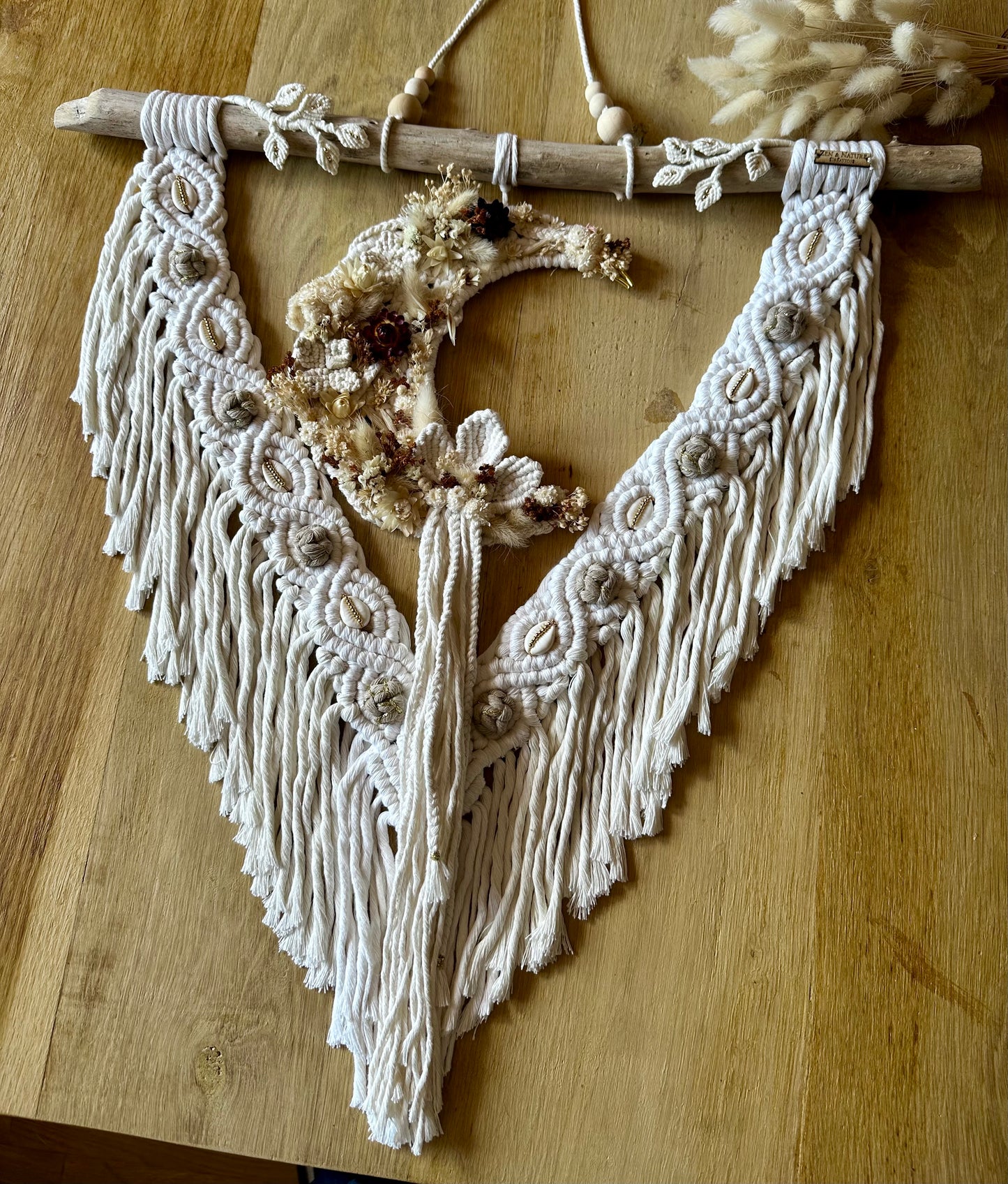 Tissage d’art artisanal Sawan mural | macramé fleurs cauris