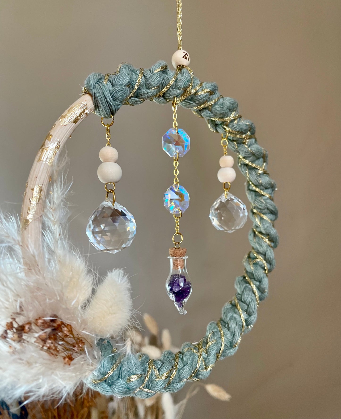 Attrape-soleil / suncatcher artisanal Maho | macramé fiole améthyste