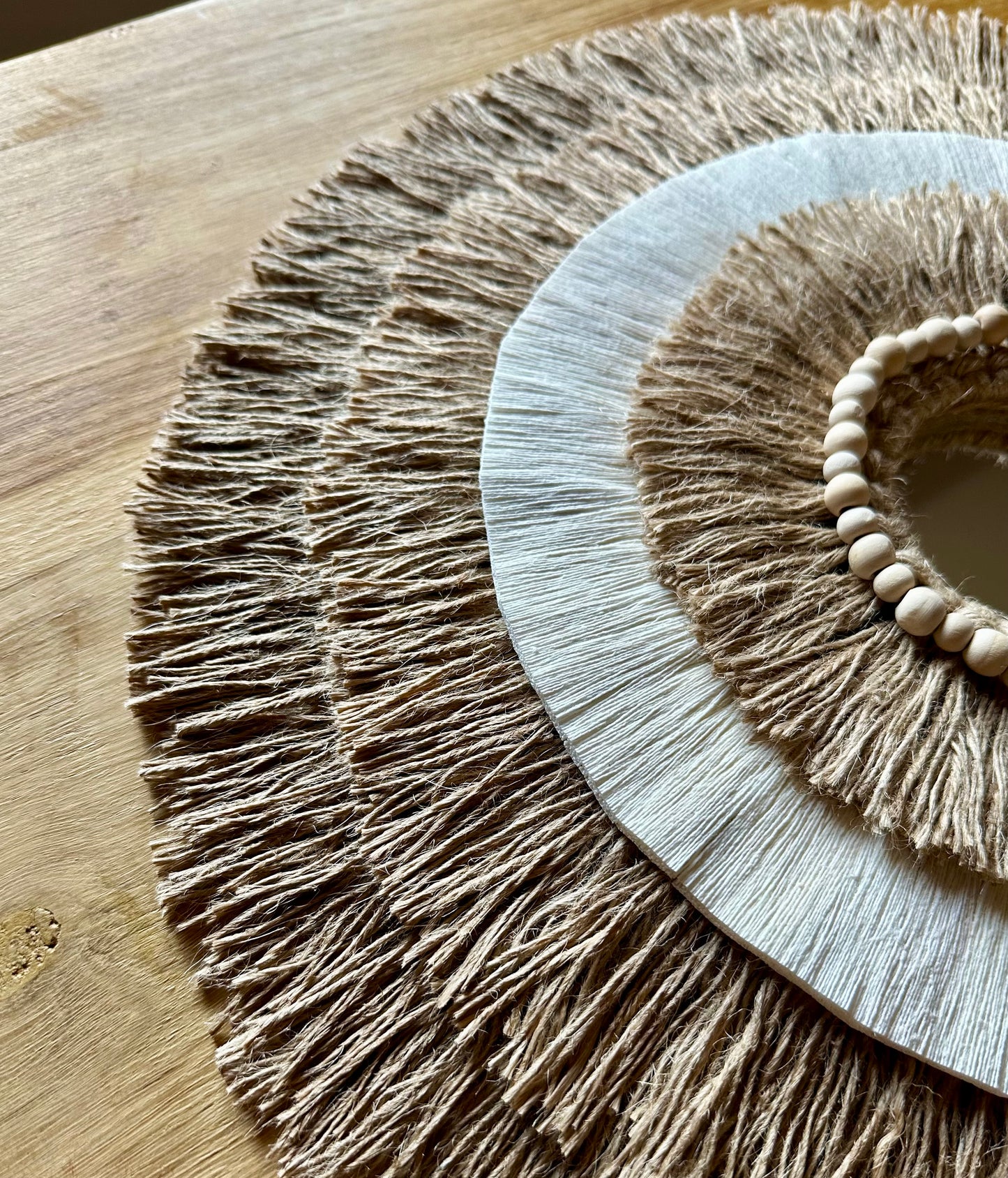 Décoration murale artisanale Lalyana | Jute et coton | 45cm