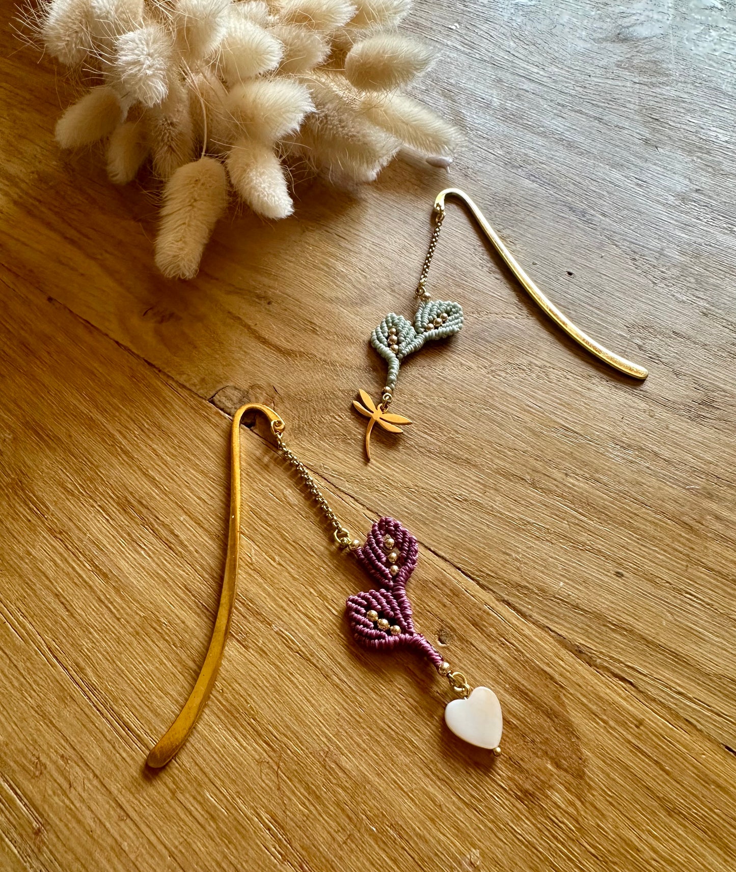 Marque-page en Micro-Macramé "Libris" | Feuillage Tissé & Pendentif Personnalisable