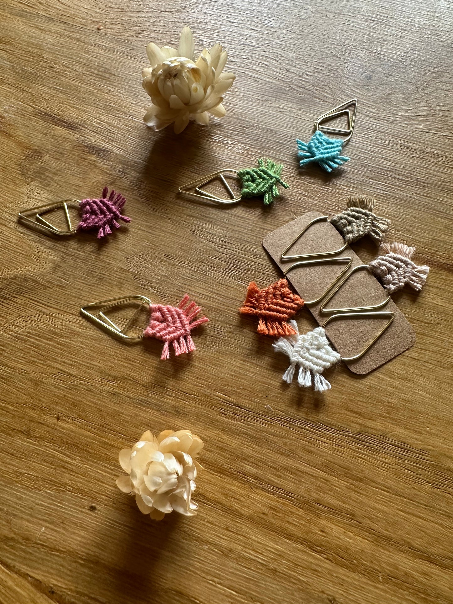 Lot de 4 Mini Marque-Pages Gouttes en Micro-Macramé Fait Main