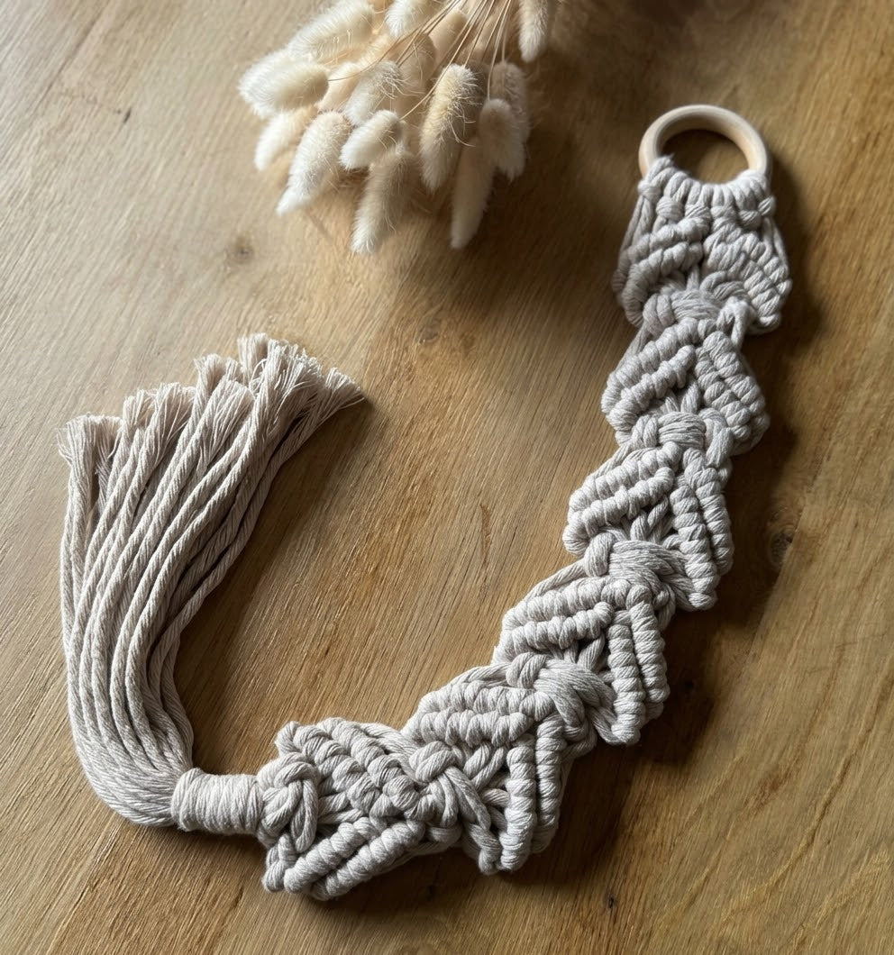 Embrasse à Rideau en Macramé & Anneau en Bois | Création Artisanale