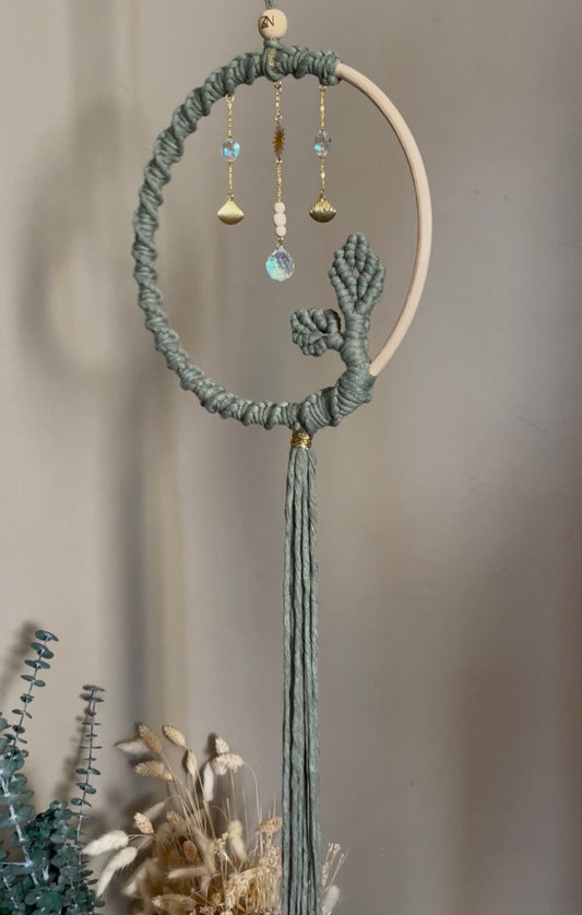 Suncatcher attrape-soleil xl en macramé artisanal orné de perles en verre facetté 