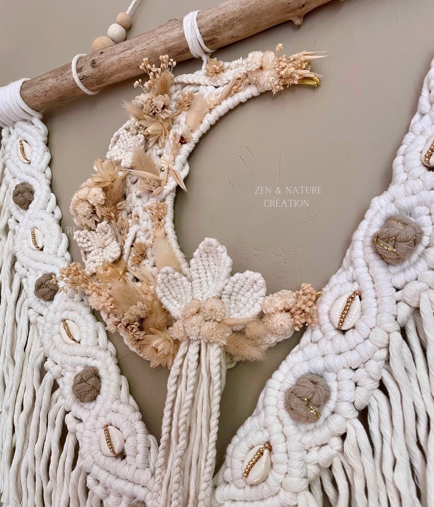 Tissage d’art artisanal Sawan mural | macramé fleurs cauris