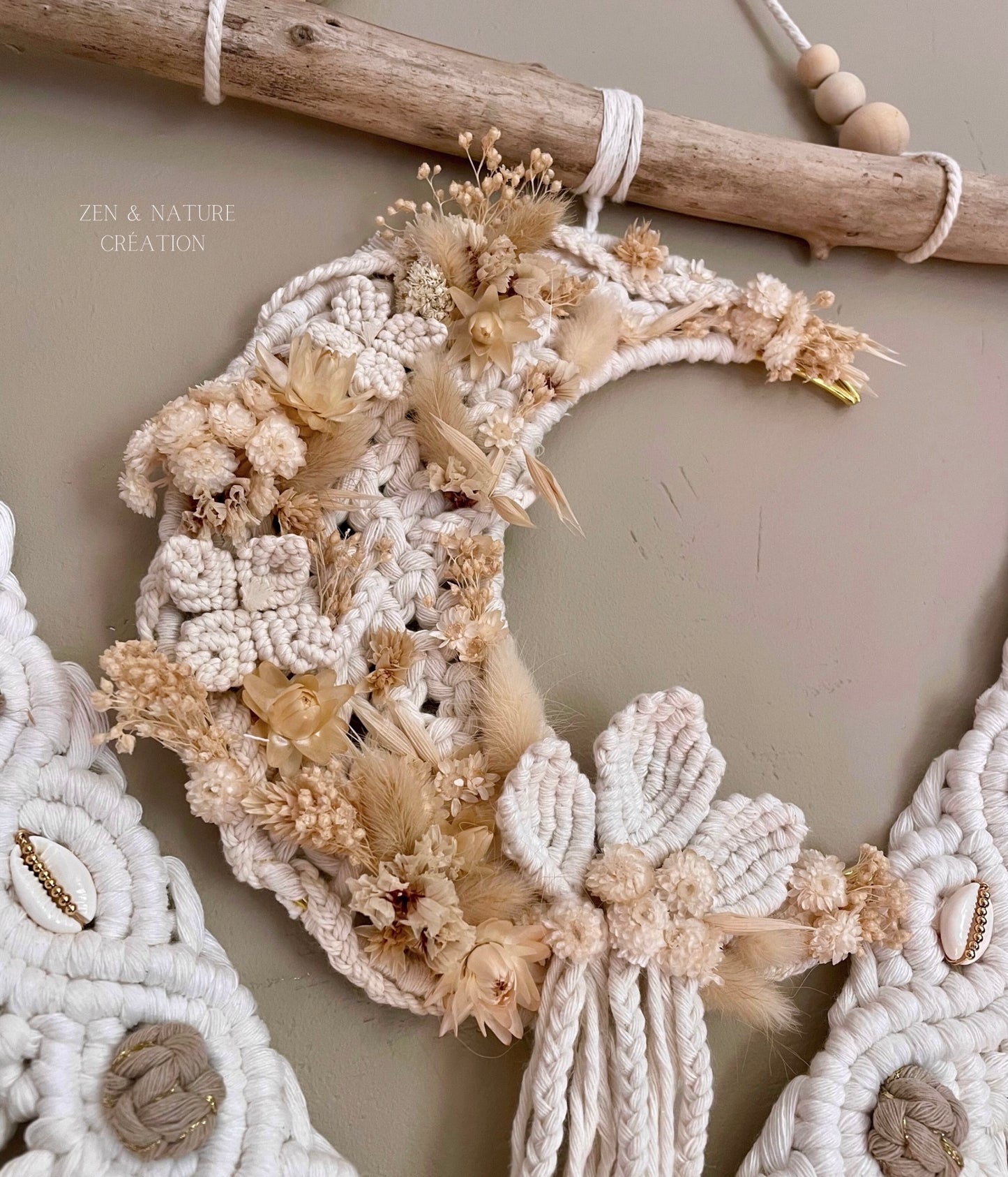 Tissage d’art artisanal Sawan mural | macramé fleurs cauris